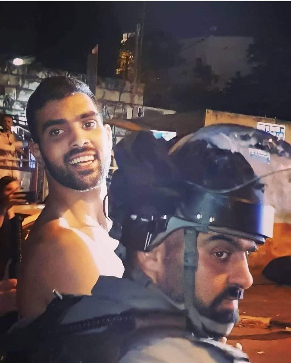 Smile..you are a Palestinian
#القدس_ينتفض #الاقصى #المسجد_الأقصى #انقذوا_حي_الشيخ_جراح #فلسطين_حره