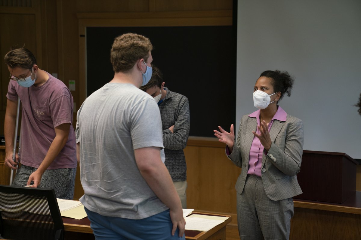 wlunews's tweet photo. “This course is a wonderful opportunity to explore the importance and intersection of activism, the role of the courts and the legislative process in creating systemic, lasting change.”: https://t.co/tcmOGilh6R. #WashingtonAndLee #WLUSpringTerm https://t.co/vOQmeGIR2O