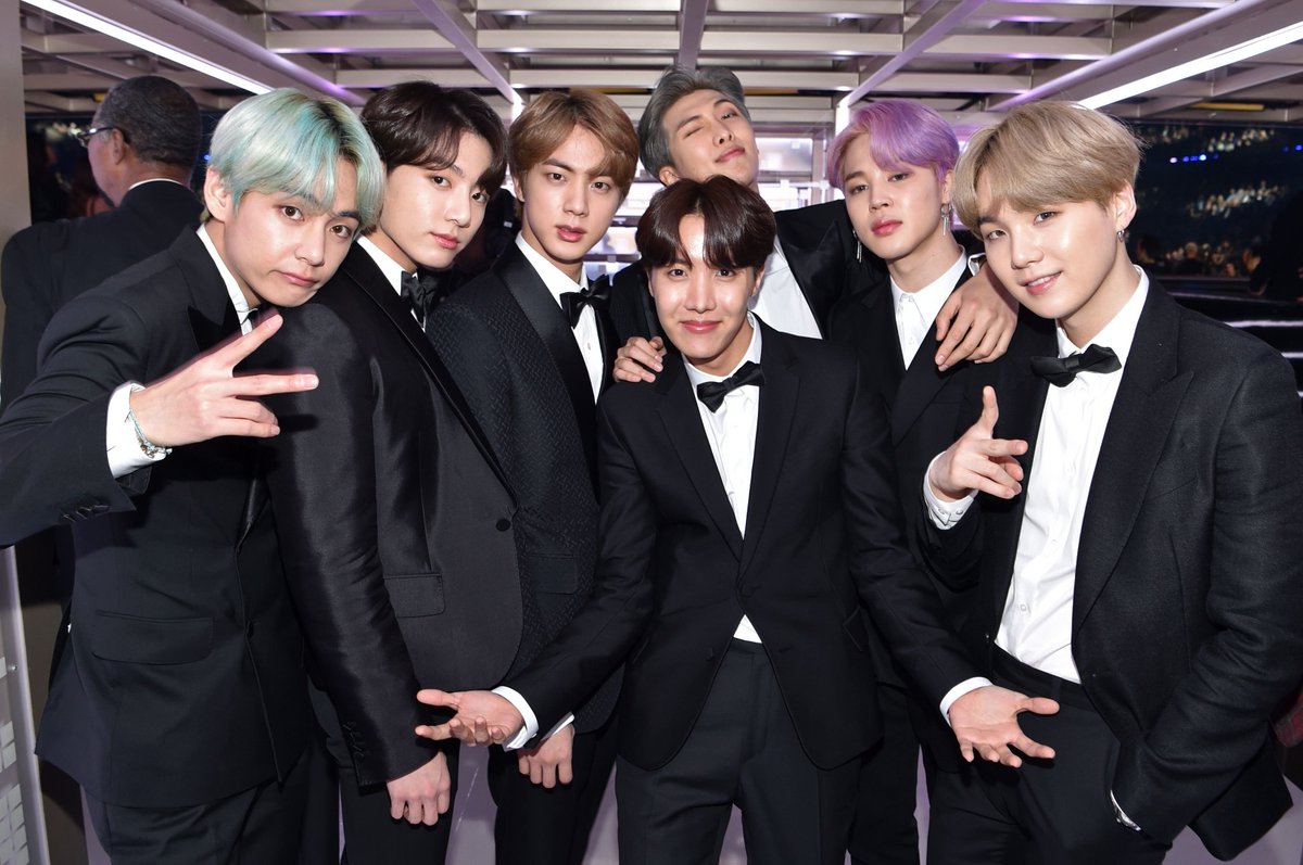 We're voting for BTS <a href="/BTS_twt/">방탄소년단</a> for #BBMAsTopSocial 

rt &amp; reply to vote