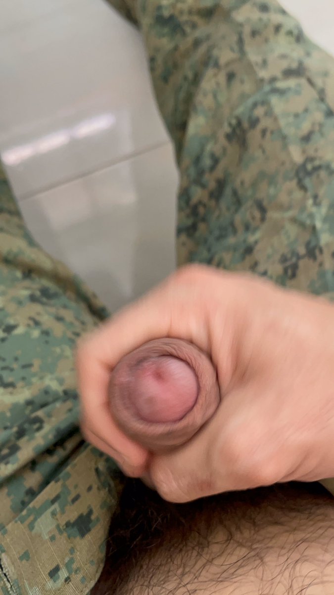 sgcumpumper's tweet photo. Was only testing if i still fit into these pants... end up jerking off in it lol https://t.co/Il5NEZ6zNF