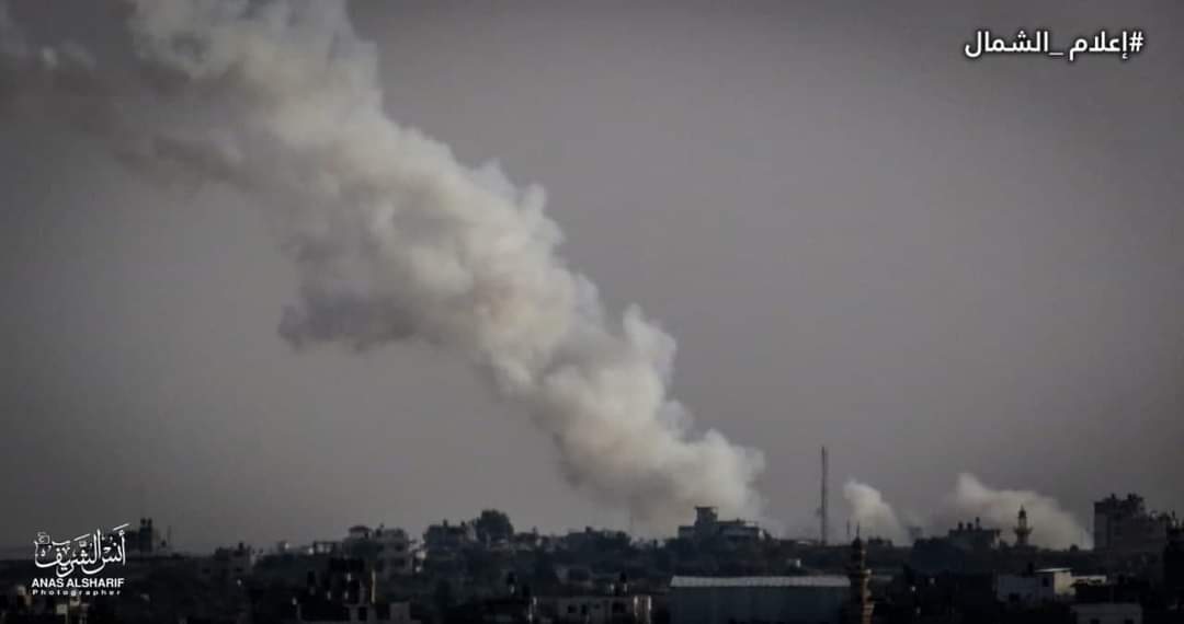 ohtweet's tweet photo. ALLAHUAKBAR!

Beberapa roket dilepaskan dari bumi Gaza ke arah tanah haram Israel ketika ini sebagai tanda solidariti mereka bersama penduduk Al-Quds!

Kredit: Nadir Al-Nuri https://t.co/qlIScdtOPn