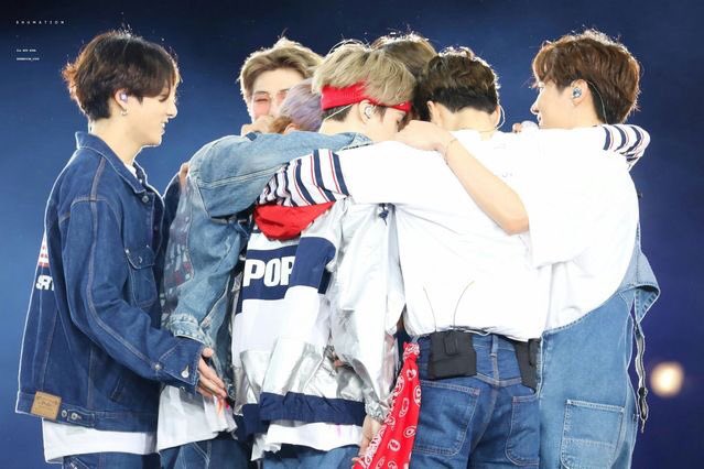 LoveBTS91601735's tweet photo. มาช่วยๆกันโหวตค่ะ อาร์มี่สู้ๆ✌✌💜
I vote @BTS_twt for #BBMAsTopSocial https://t.co/rmdUBOj0z0