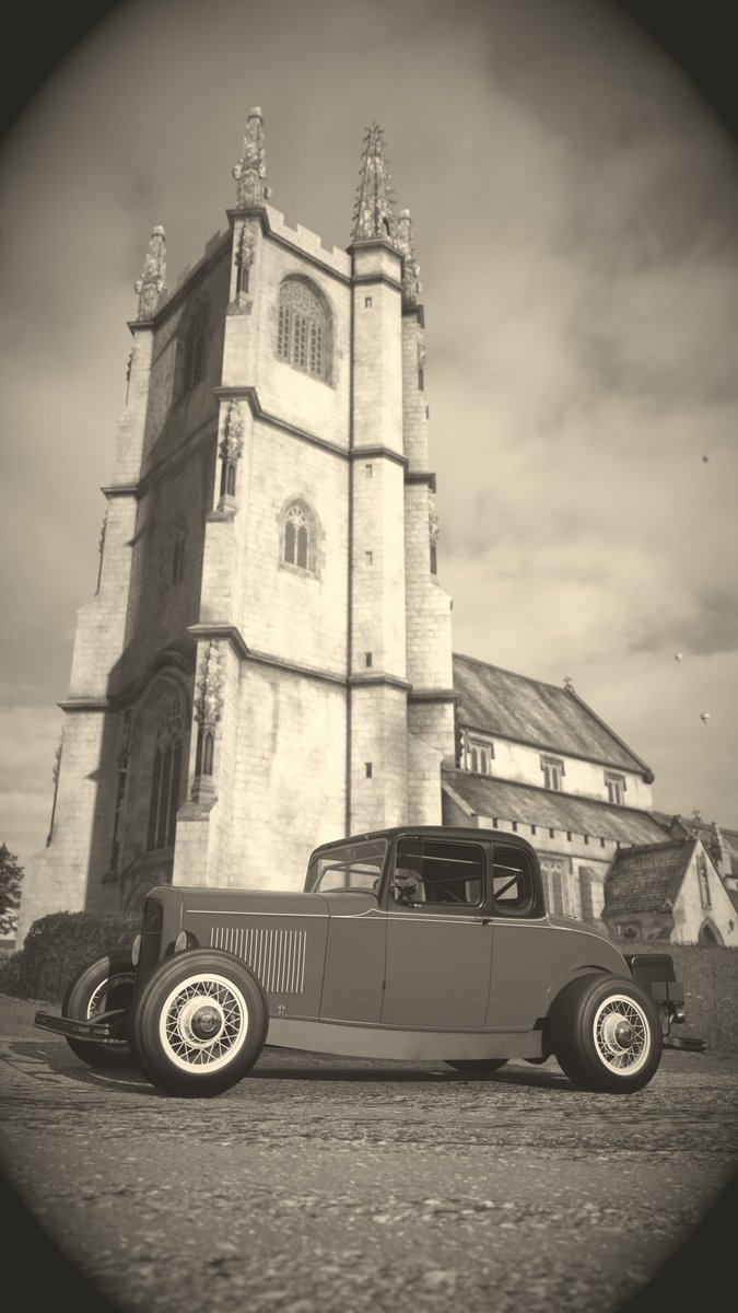 protoMST's tweet photo. FH4今週の課題写真撮れた📸
古めかしい写真風に撮ってみたけれど、手前の車に綺麗にピント合わせ過ぎたかな🤔
もう少しぼやかした方がそれっぽっかったかもしれない。
#ForzaHorizon4 
#Houseofrod https://t.co/4O0GwCF1SN
