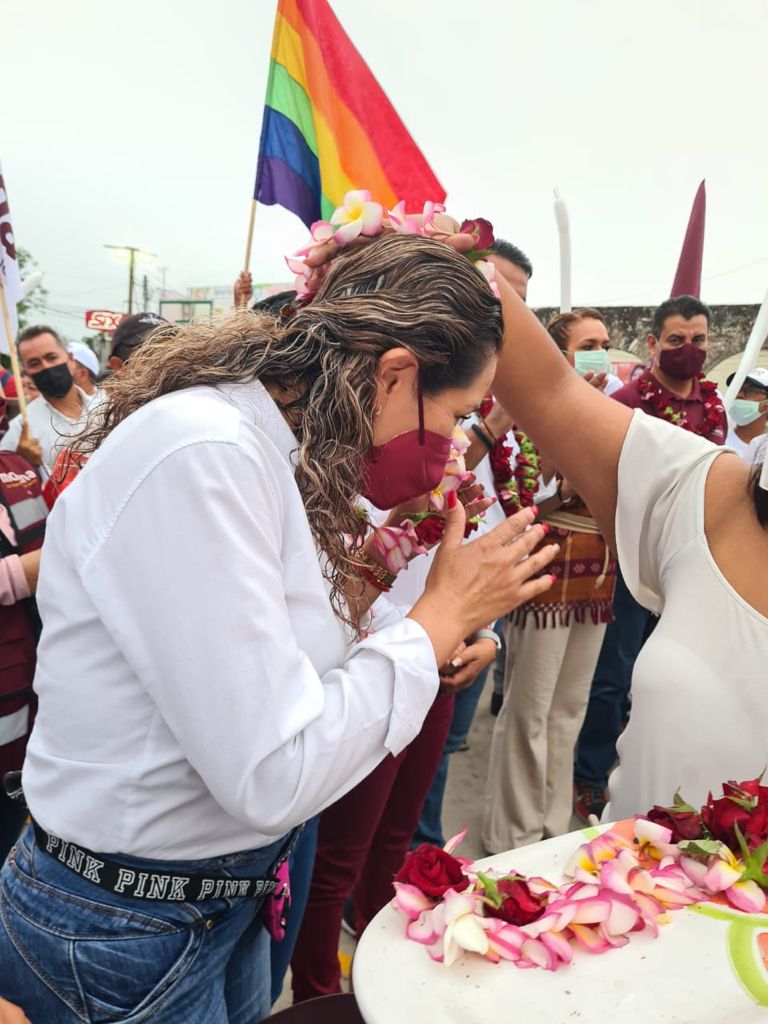 LucyMendozaDom's tweet photo. Ayer caminé #Xochitepec y su Centro con @AlejandraPani1 @CiroPeraltaN exponiendo a vecinos propuestas de desarrollo que haremos realidad.
Desde @MorelosCongreso legislaré por el bien de tod@s.

#DiputadaLocal
#SigamosHaciendoHistoria
#YoConLucy
#MORENA2021 https://t.co/58vWOwi3Fc