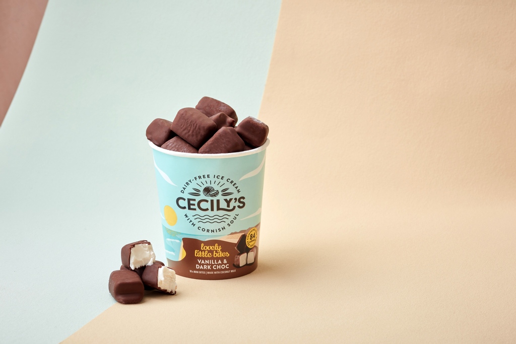 cecilysicecream's tweet photo. Moreish - causing a desire for more.
Our moreish Lovely Little Bites are ONLY available in M&S or direct from our website.
#Cecilys #cecilysicecream #lovelylittlebites #minibites #M&S #moorish #delicious #dairyfreebites #dairyfree https://t.co/2rsHYh6y7H