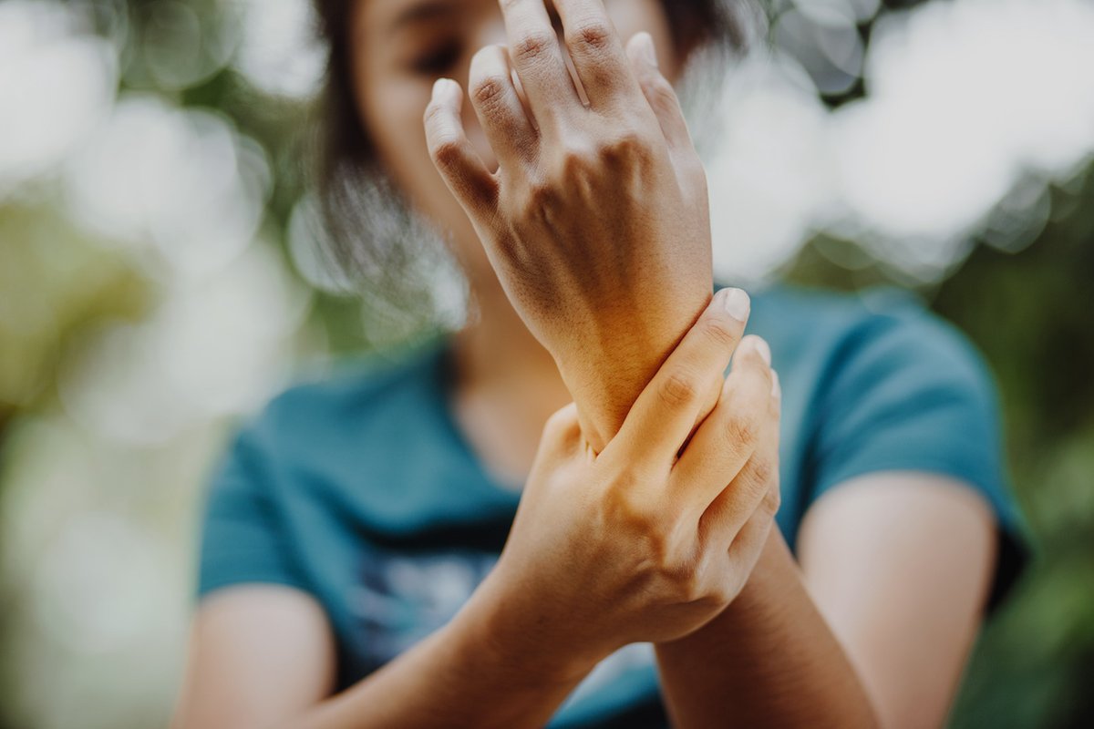 Are you living with painful arthritis in your hands? It can be really hard to write, dress yourself, drive, or hold utensils with this condition. Physiotherapy may be able to help relieve your arthritis pain and discomfort. #KinetesisSpine&amp;Joint