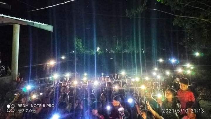 b3rry_y's tweet photo. People from Monywa participated in the #FlashStrike to show their unity and resistance against military dictatorship.
#WhatsHappeningInMyanmar #May10Coup https://t.co/8ZtZ8twry2