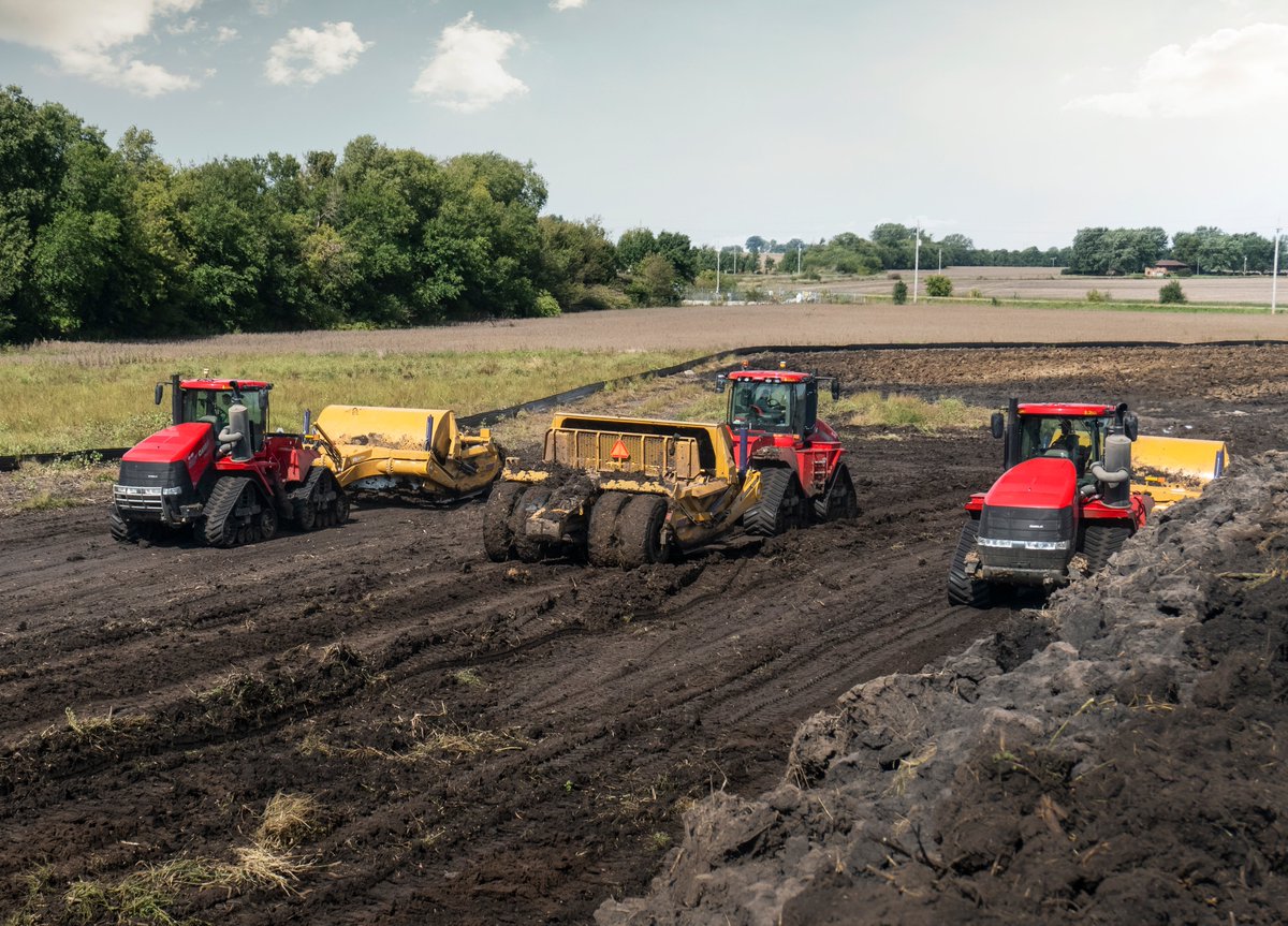 Ontarian earthmovers! Got a big project coming up?  <a href="/DeltaPowerEquip/">Delta Power Equip.</a> is ready to assist. Contact them for more information on this efficient earthmoving pair.