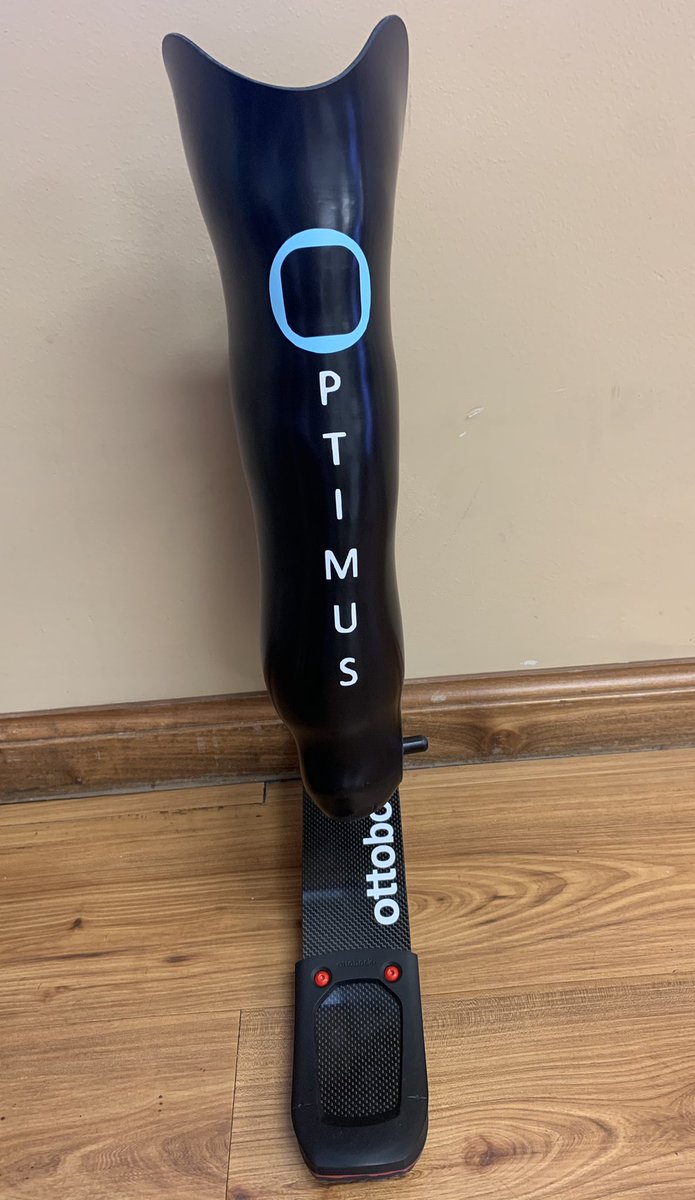 leg_up_on_life's tweet photo. I got the finished product for my new running blade today!  It was just a test socket before, but now my prosthetic clinic’s name is proudly displayed on the front.  I chose the design because of how much they have helped me in my journey. #prosthetics #runningblade #bionicleg https://t.co/wLpQ35PxKl