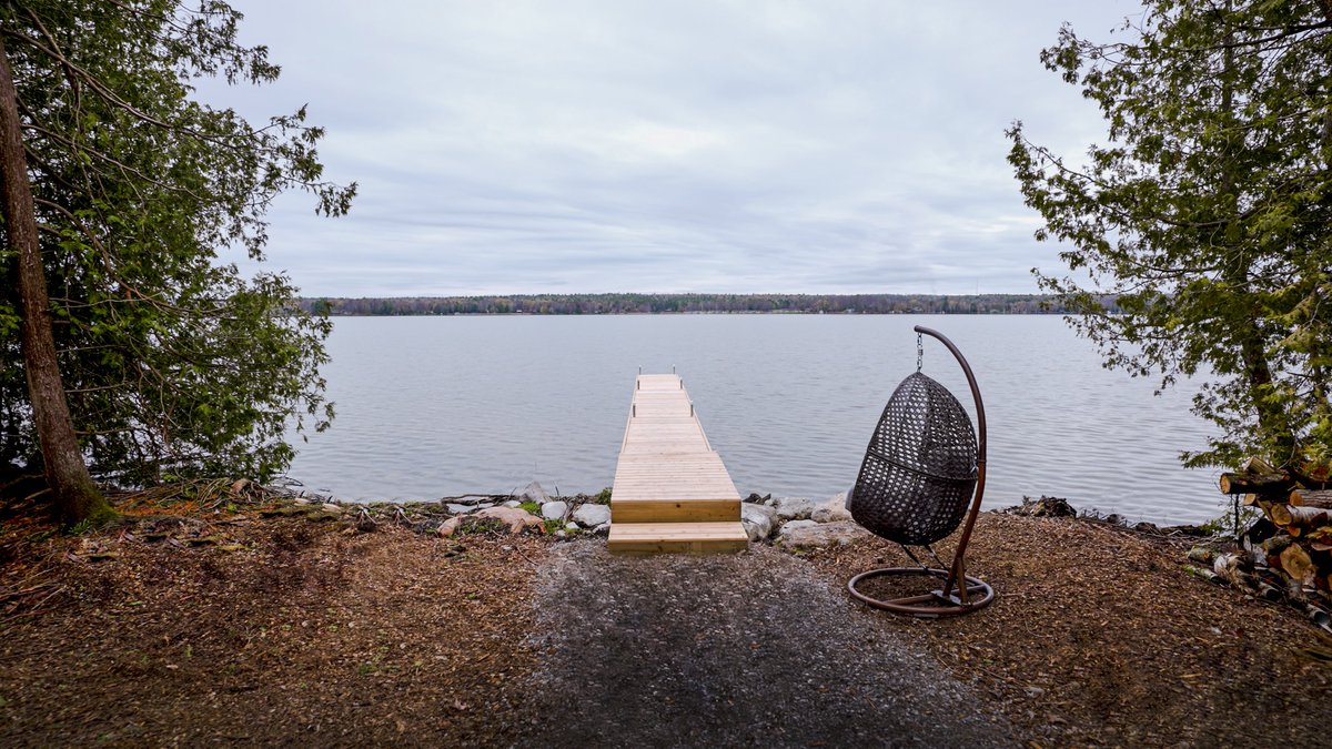PMLotto's tweet image. The Kawartha Lakefront Cottage has a million-dollar view of the lake. Tomorrow, we’ll show you the $1.4 million view FROM the lake! We’re so excited for the Grand Reveal of this gorgeous lakeside retreat, part of the ALL NEW Princess Margaret Cottage Lottery!
