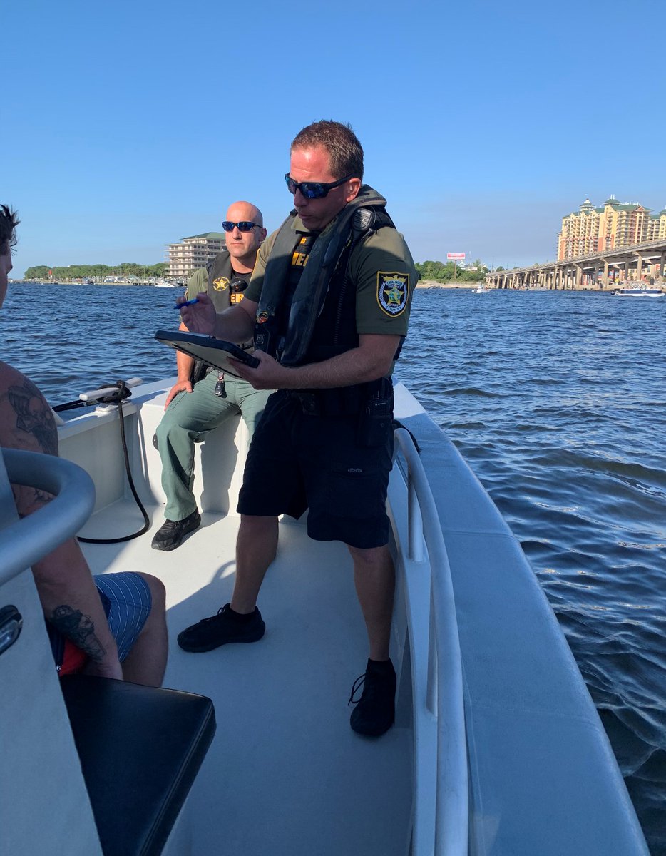 OCSOALERTS's tweet photo. #Boat Sober or Get Pulled Over!!! โญ๏ธ
At least 16 Boating under the Influence Arrests in 2021 & counting.
Our OCSO Marine Unit added 4โฃ more BUI's over the weekend. All involved rental vessels stopped for violating wake zones- 3 near #CrabIsland and 1โฃ near #BrooksBridge.๐ซ๐ป๐ซ๐ค https://t.co/Hd2WT0WllY
