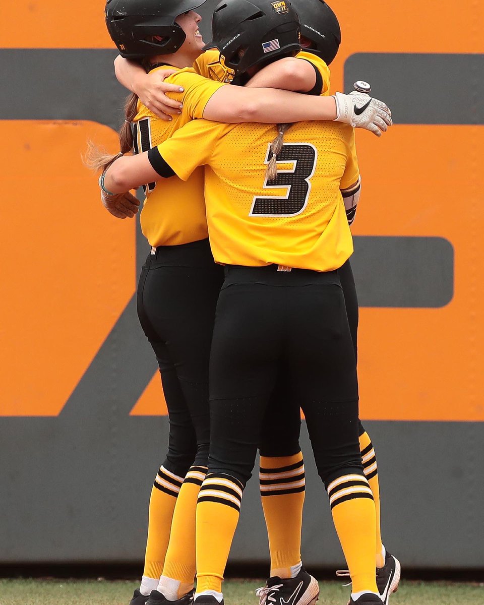 CoachLarissaA's tweet image. If you want to be great, you can't be great by yourself. You gotta to bring people around you. As the challenge escalates, the need for teamwork elevates. The greater the challenge, the better the team. #OwnIt