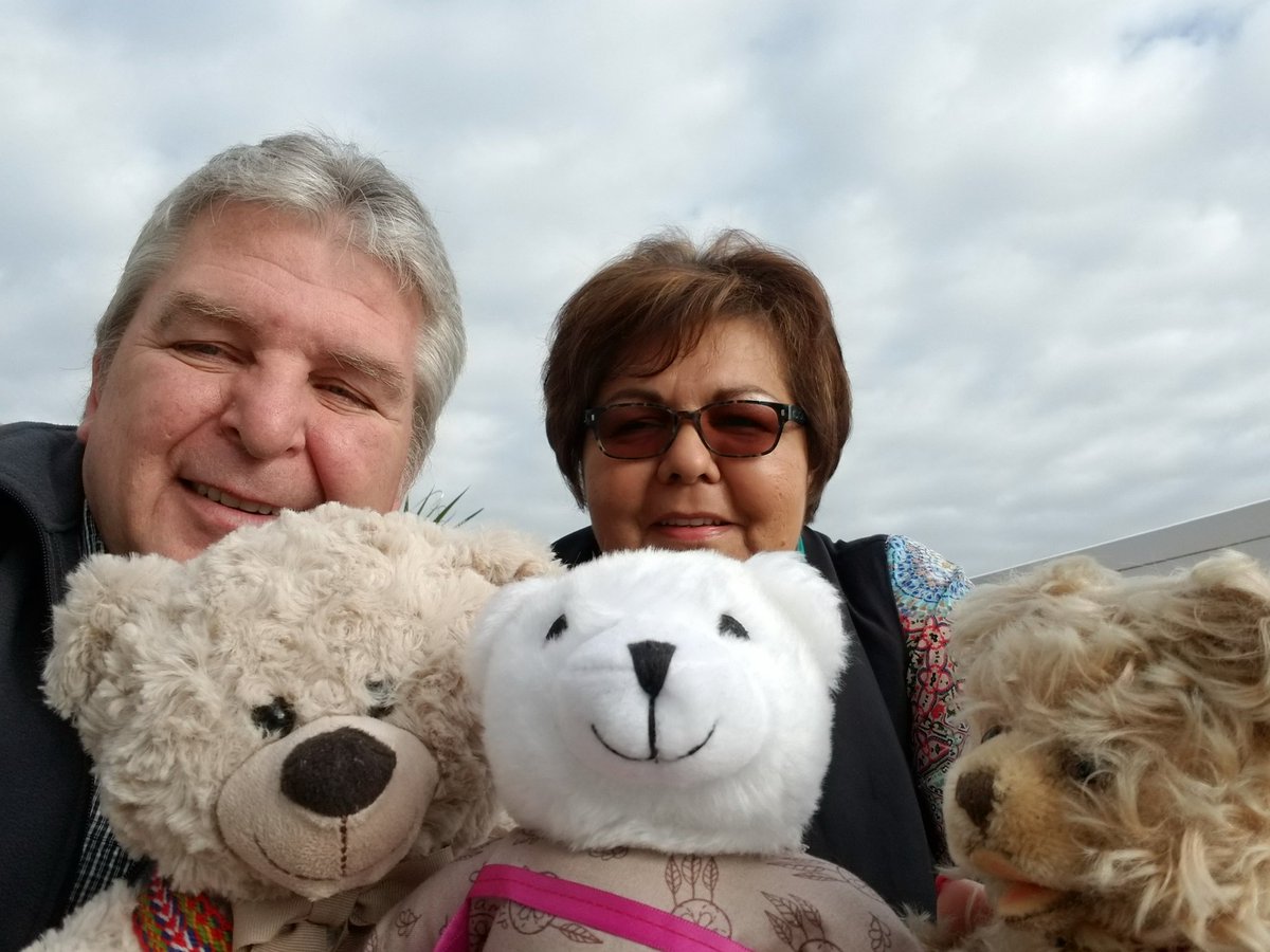 AlbertaOCYA's tweet photo. Celebrating #BearWitnessDay outside with our three bears this morning to honour Jordan River Anderson and call for full implementation of #JordansPrinciple . We even took a selfie so we could all say Happy Birthday to @SpiritBear !! #ocya https://t.co/ncsHOKBVXH