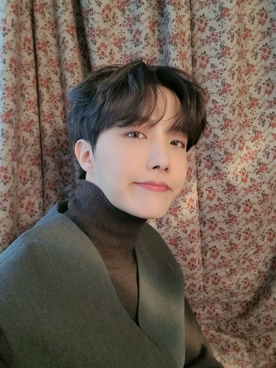 PSKLarmy's tweet photo. #BBMAsTopSocial 
I’m voting for @BTS_twt for #BBMAsTopSocial https://t.co/L00jgGzRjy https://t.co/djew5KYhdf