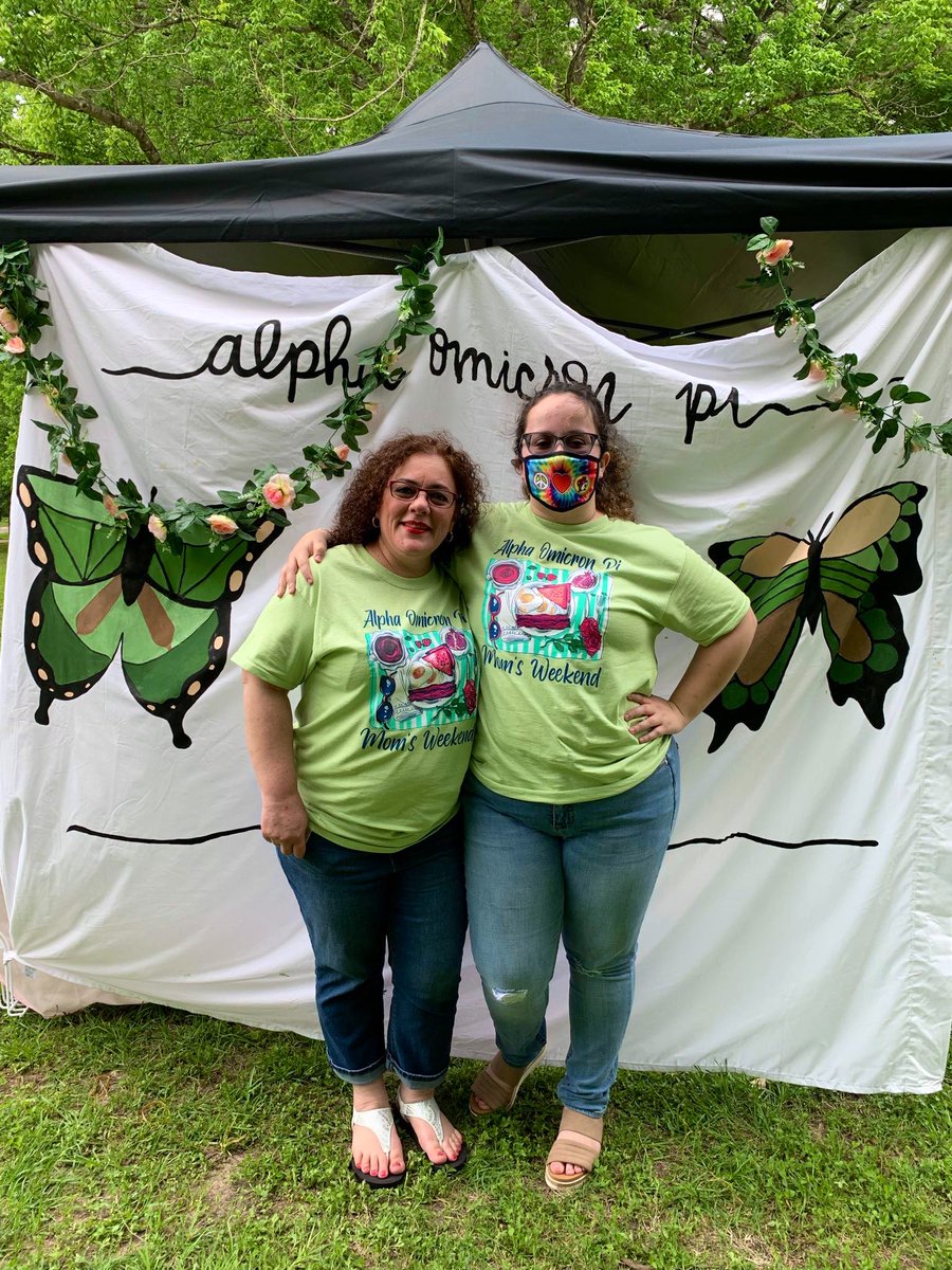 Happy Mother’s Day from the ladies of AOII! What’s a better way to celebrate our moms than brunch?
