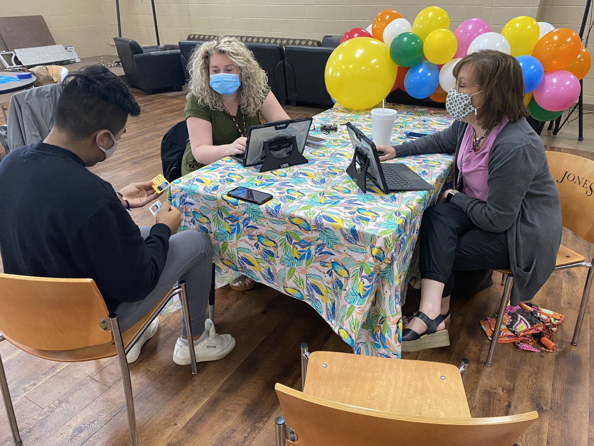 JonesCollege_'s tweet photo. Stop by the Bobcat Grill today by 1 p.m. for a little finals week fun! Enjoy popsicles, games, and a quick meeting with Admissions Counselors if you need to make a schedule for the fall. #JCSpring #JonesBobcats #JCFinalsWeek https://t.co/M96wLwJwax