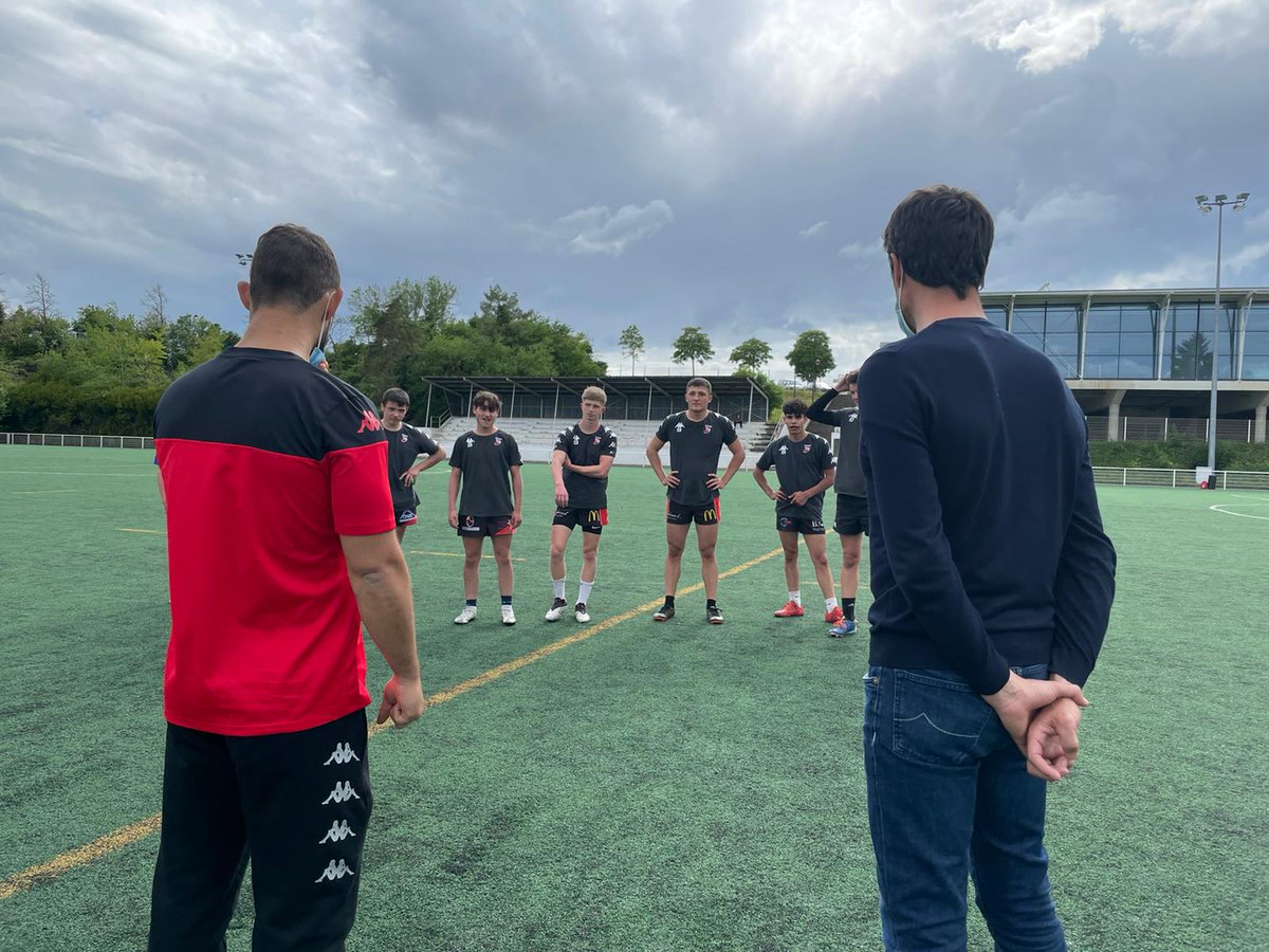 Nous voulons mettre plus de sport dans la vie des Français, et les villes Terre de Jeux sont le relais de nos ambitions ! Journée sportive à Bourges : élus, écoliers, acteurs du sport amateur et de haut niveau… Merci à tous pour votre mobilisation !