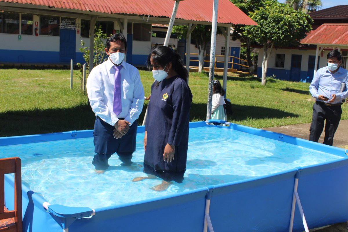 Siempre es una bendición realizar la ceremonia bautismal. 
Yovana Quispe, madre de familia del colegio Jaime White entrega la vida a Dios. 
<a href="/abelapazar/">Abel Apaza</a> 
<a href="/dinobv/">Dino Barrientos</a> 
<a href="/HeyssenCordero/">Heyssen Cordero  🔌</a> 
<a href="/ginopes/">Gino 🇵🇪</a>