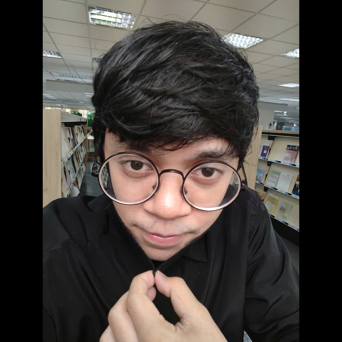 YanAkhbar's tweet photo. #NewProfilePic #NoShampoofor2yearslonglmao #Shampooisalietome 😂🙏🏼 https://t.co/VS3FK2jFb1