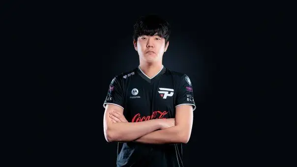 LuizFelipe_Lyra's tweet photo. ENQUANTO O LUCI FOR UM JOGADOR PROFISSIONAL DE LEAGUE OF LEGENDS ATIVO EU NÃO SEREI FELIZ
#FORALUCI #ROBSDAY https://t.co/1K8ingSZgn