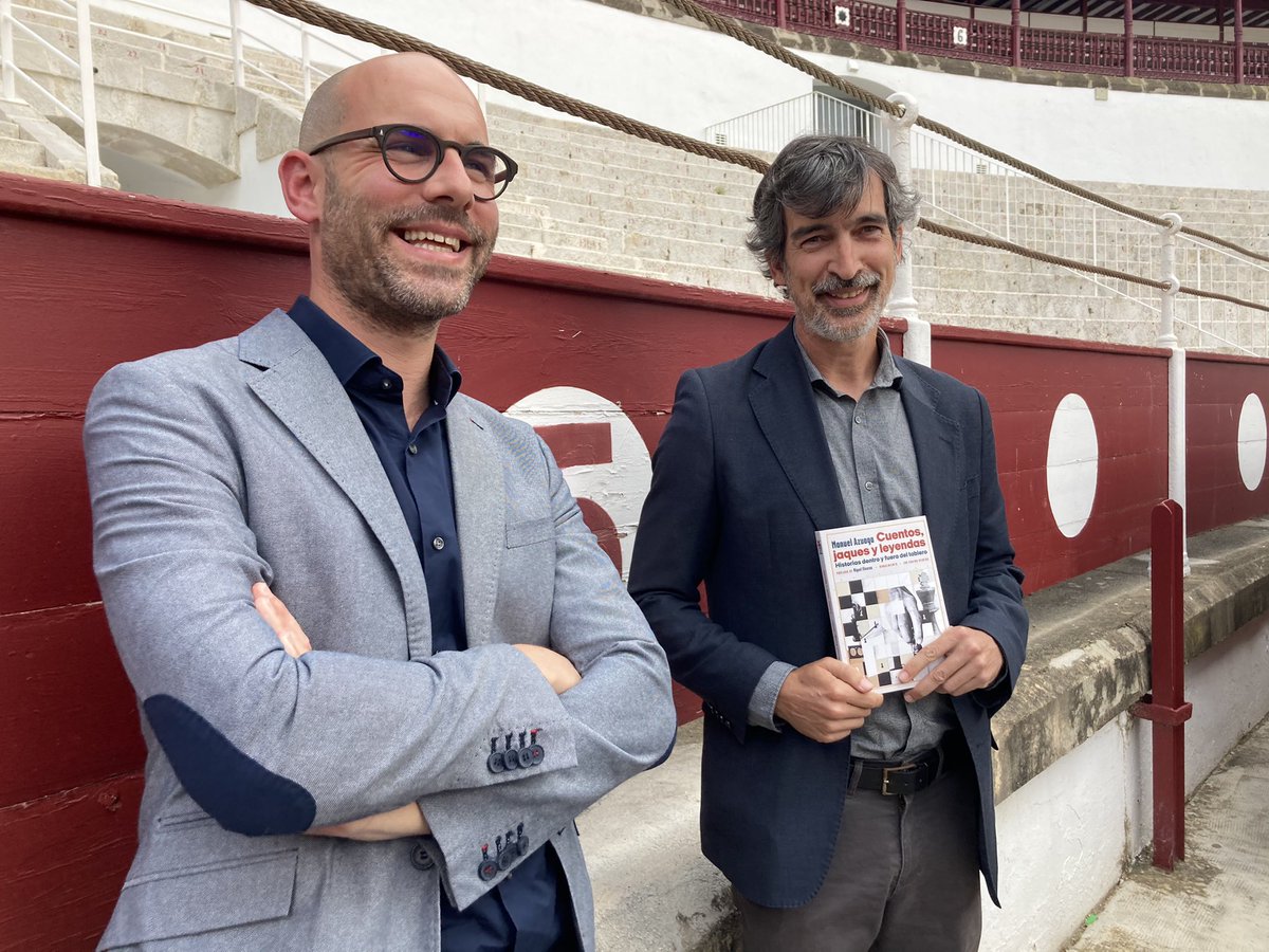 CC_LaMalagueta's tweet photo. 🛑 En directo @ajavierlopez y @mazuagah presentan ‘Cuentos Jaques y leyendas’ de @RENACIMIENTOED con @LibreriaProteo 
👉🏼 https://t.co/YkXQ3EWcU0 https://t.co/uyFGDKwaIN