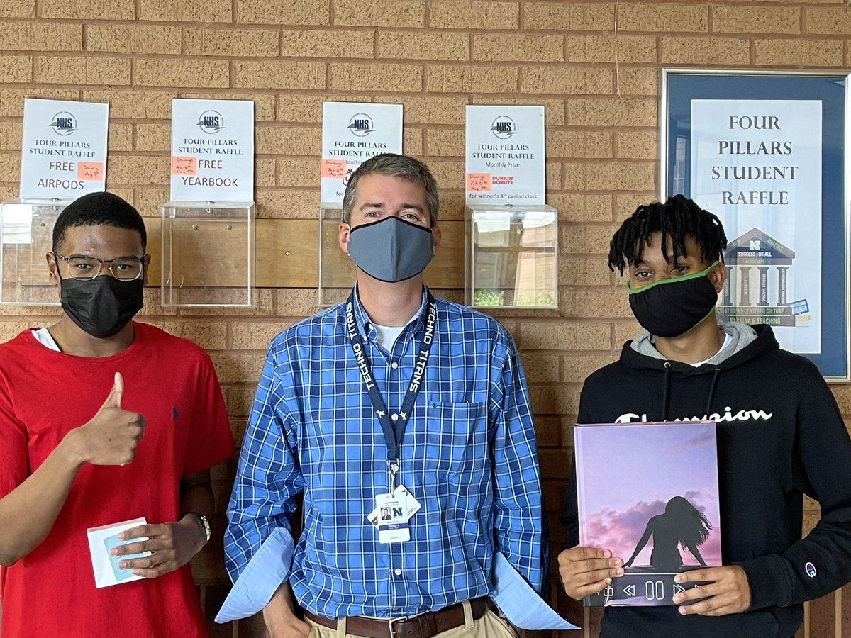 NorthviewTitans's tweet photo. Congratulations to our 2nd Semester Apple AirPod and yearbook winners. You've done a great job exemplifying our 4 Pillars. @FCS_Nview_Princ @BoundsChristi @DiSanoNHS @MaribelbellEds #FCSPBIS @tktben @lcdismuke @BarbourSSarah https://t.co/mmvmzMdw5A