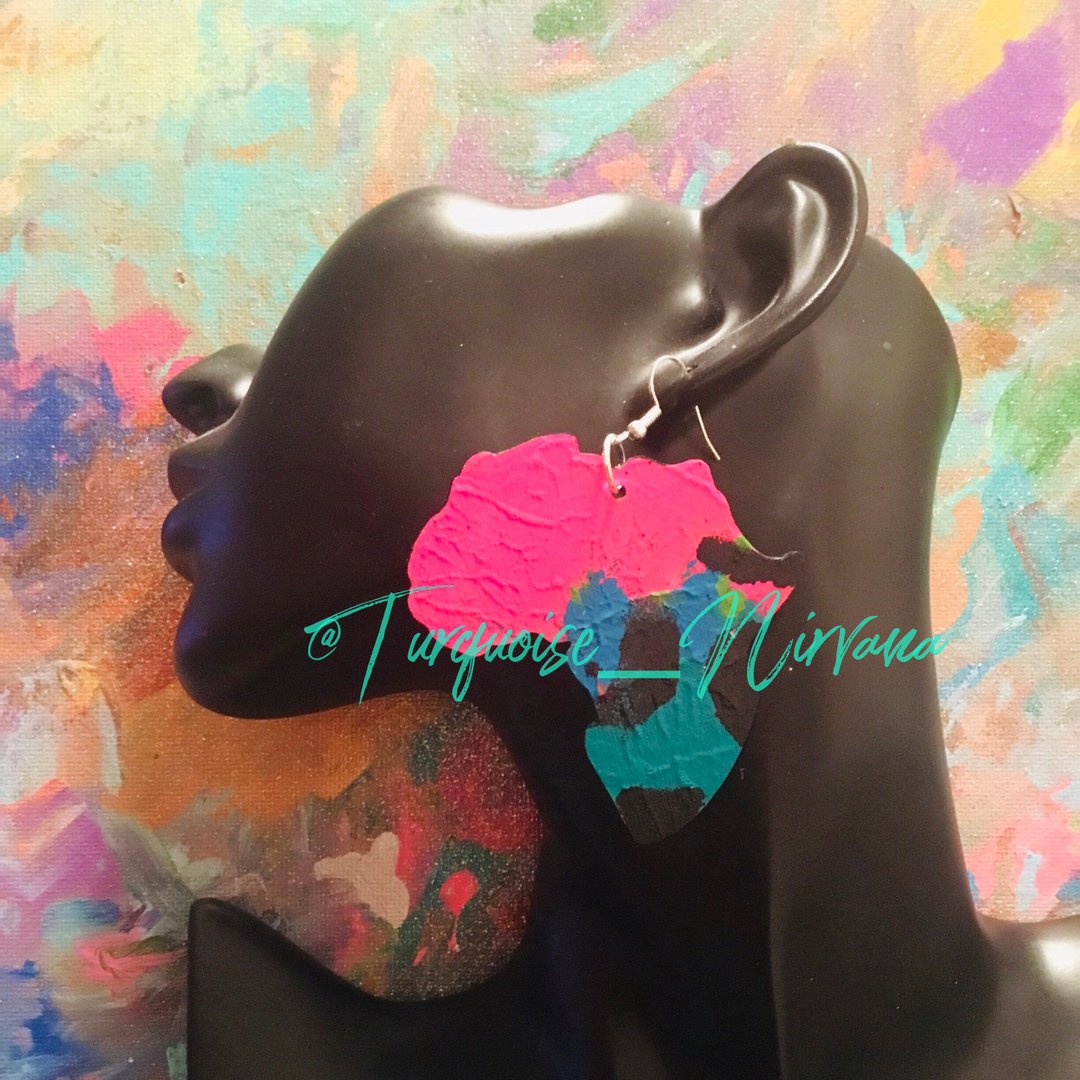 StyledByGiGi's tweet photo. Available Now!⠀⠀⠀⠀⠀⠀⠀⠀⠀
•⠀⠀⠀⠀⠀⠀⠀⠀⠀
••⠀⠀⠀⠀⠀⠀⠀⠀⠀
•⠀⠀⠀⠀⠀⠀⠀⠀⠀
#PrettyGirlsMakePrettyThings #TurquoiseNirvana #HandmadeEarrings #Earrings #Fashion #Boho #AbstractArt #flashsale #BlackGirlsCraft #BlackGirls https://t.co/Thz9G197AY