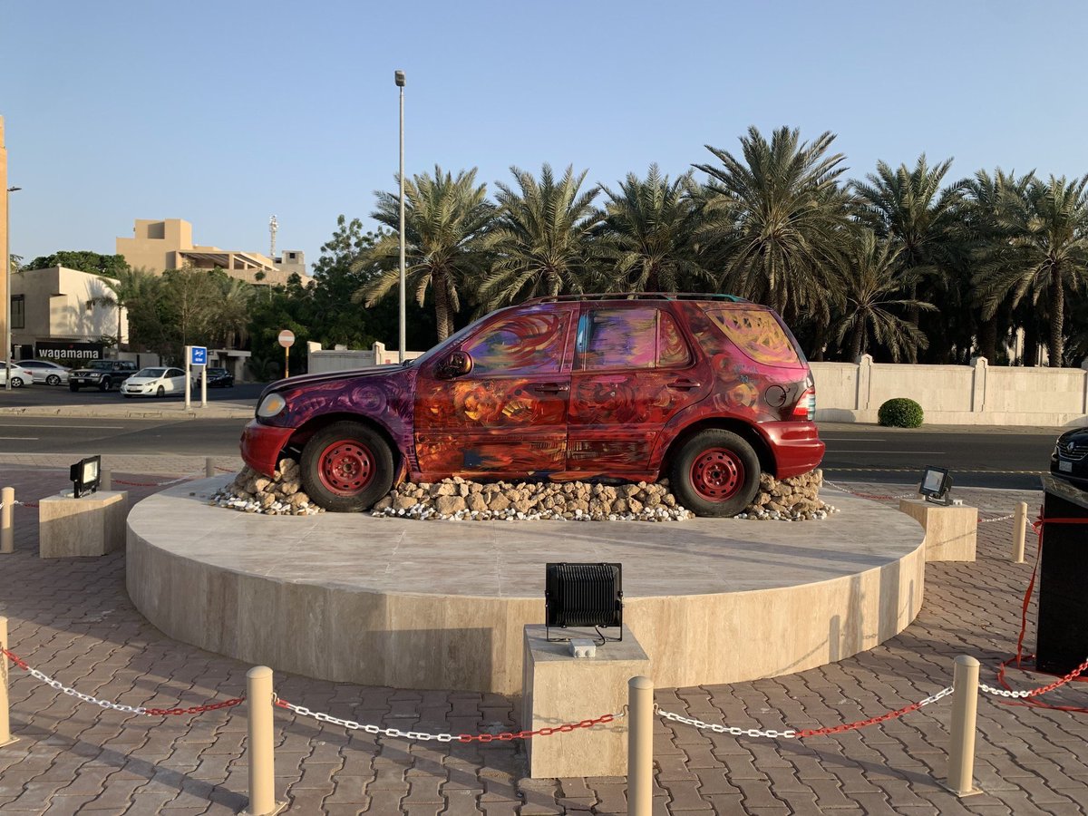 AJELNEWS24's tweet photo. عاجل 🔴 
.

.
أمير منطقة مكة المكرمة الأمير خالد الفيصل يوجه بإزالة مجسمات السيارات التالفة المُزينة بالألوان، التي وضعتها أمانة جدة كمنظر جمالي في ممشى التحلية .
- https://t.co/KPoYOsbzNy
