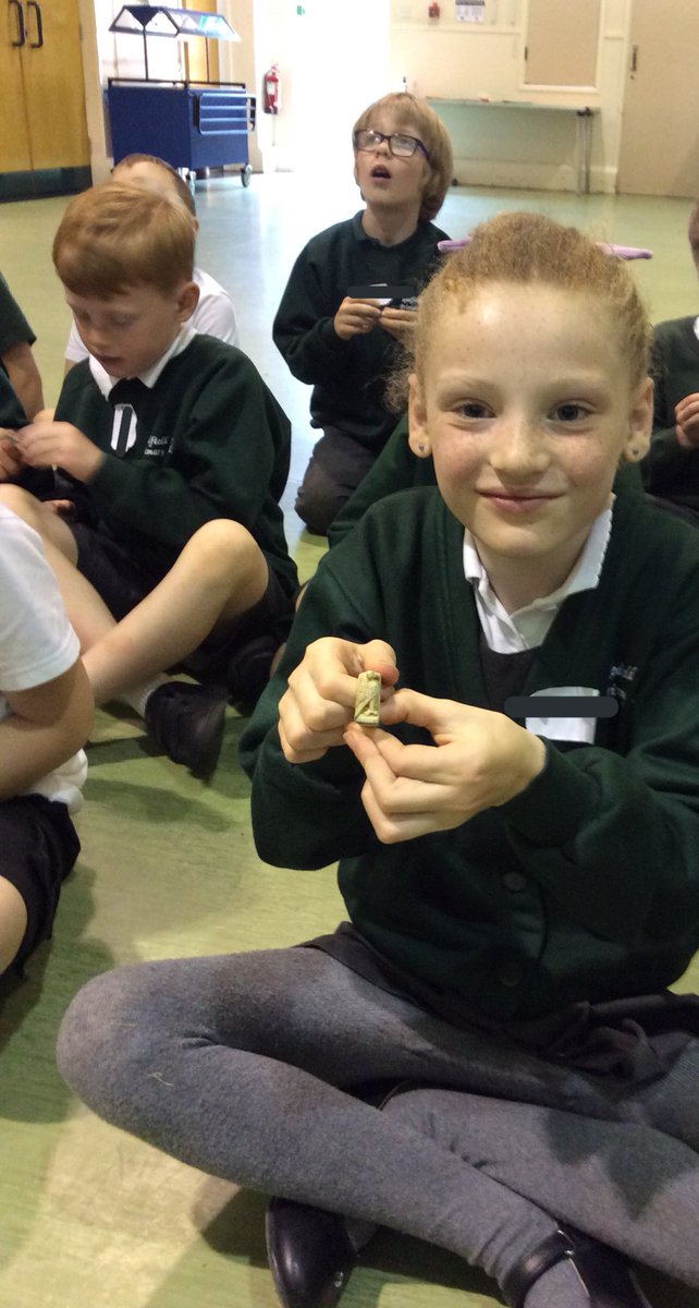 WillowClass_RE's tweet photo. We handled REAL amulets that Mr Egypt had discovered in the tombs of pharaohs! https://t.co/4uv8UZv9WU