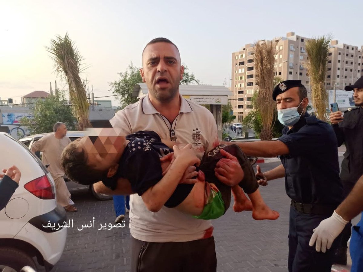 imzalene's tweet photo. #Alerte Plus de 10 civils dont 3 enfants assassinés par l'armée israélienne à #Gaza ! 

Honte à vous ! Notre coeur entier est pour Gaza ! 

#AlAqsaUnderAttack #Palestine #المسجد_الأقصى #SavePalestine #AlAqsa https://t.co/BZMSENjtjo