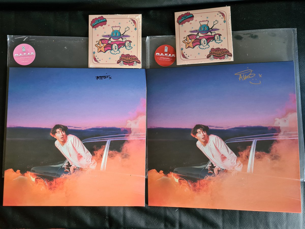 @ChrisHawkinsUK @alfietempleman Both pink and red vinyls (and bonus cds) received today. Fantastic talent!