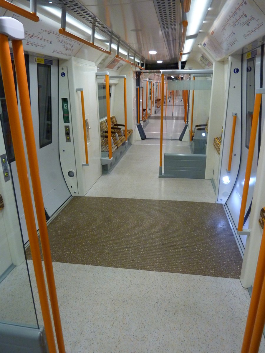 BCCletts's tweet image. Bikes on all Overground &amp;amp; Crossrail &amp;amp; Subsurface trains &amp;amp; every Sunday
Connected city parks &amp;amp; streets closed to motor traffic &amp;amp; over to walking &amp;amp; "mechanically assisted pedestrian locomotion" (GlenTanar 1931)
#Ciclovias Hola!
#Class378 150-200 bikes/train