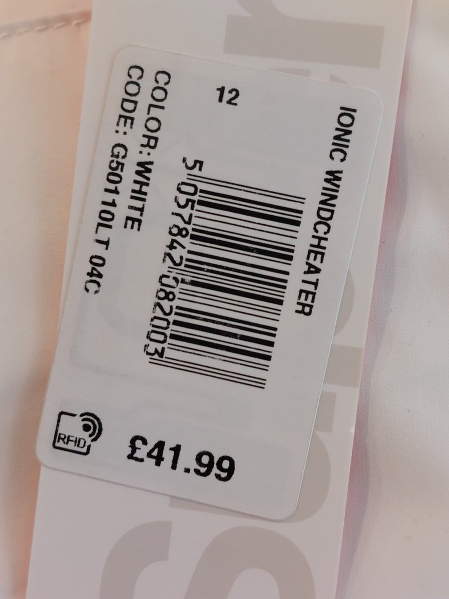LisaCam07701693's tweet photo. @Superdry imagine my surprise to have ordered a wind cheater, thinking I was getting it in the sale from £84.99 to £59.49, when it arrives and the price tag on the jacket states £41.99 with no reduction marked.........not great is it!! https://t.co/e1sEbF1WqQ
