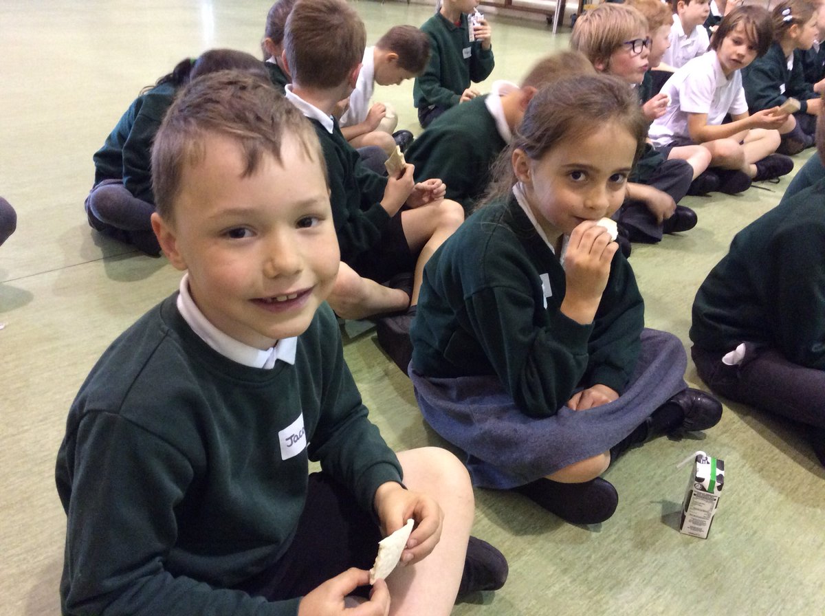 WillowClass_RE's tweet photo. We learned an Egyptian dance and tried some food! https://t.co/vr77nkJv57
