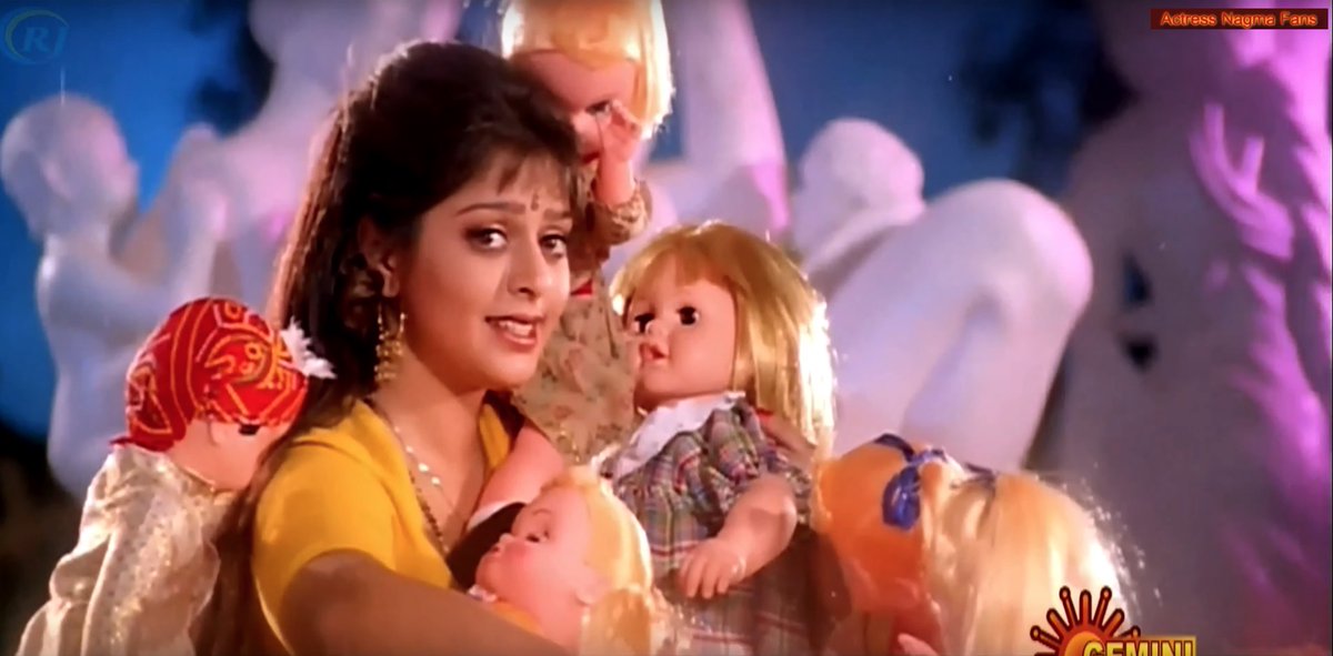 NagmaFans's tweet photo. A #Doll  with #dolls #Nagma  #Chiranjeevi #telugu #telugufilm #garnamogudu https://t.co/wlREgASsb8