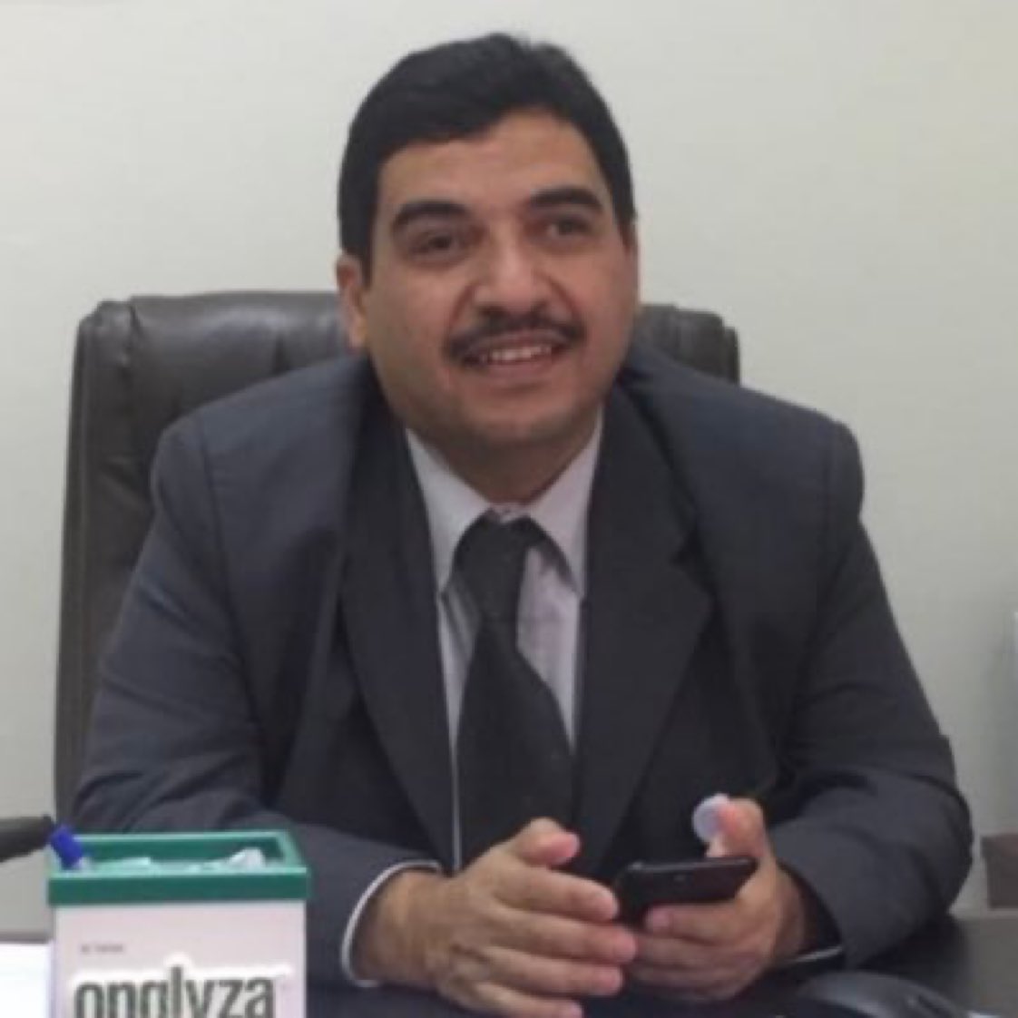 aljjahra_q8's tweet photo. د.عبدالرزاق مرضي الشمري: وصلنا مرحلة كل واحد بكيفه.. يبي يحمي نفسه وعائلته يلتزم بالكمام والتباعد وياخذ التطعيم له ولعائلته.. واللي مايبي هم بكيفه يتحمل المسئولية امام نفسه وامام ربه.
@amama7979 https://t.co/QbU45dLwPC