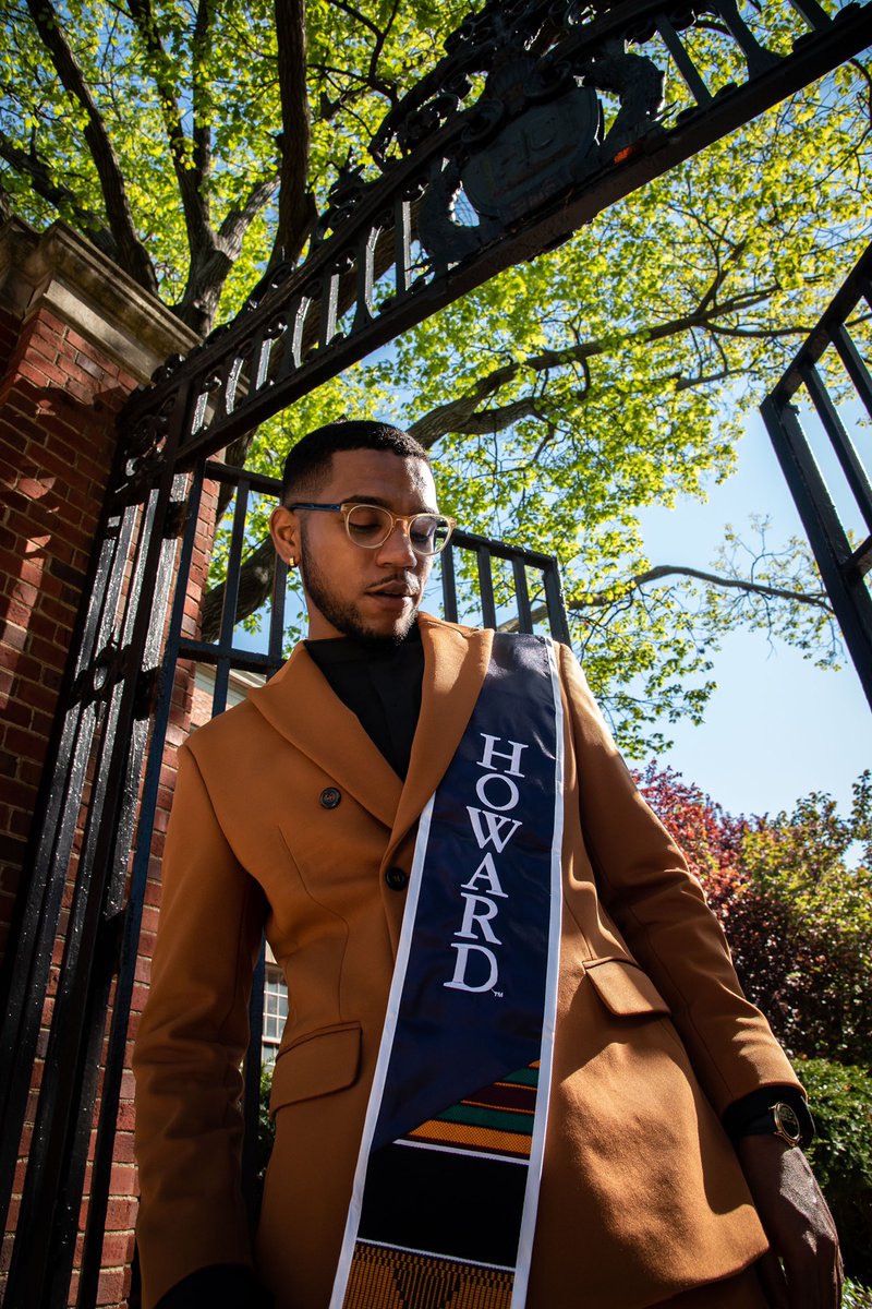 Conquered the Hilltop, so I know sky’s the limit 🌟❤️💙

#HowardGrad21