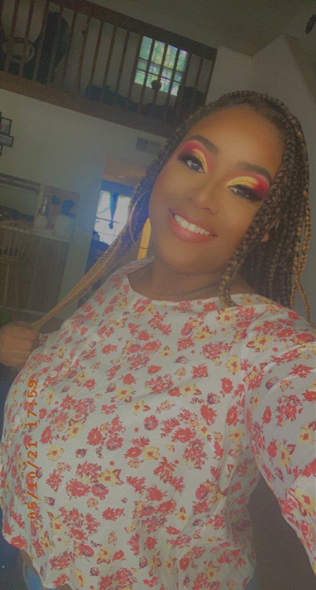 PrettyYngBrown's tweet photo. Happy Birthday to Me!  #Monday #27YearsYoung #ReeDay #BDay #May10th #TaurusQueen 
🎊🤗❤️💁🏾‍♀️♉️ https://t.co/4sU7BizTIf