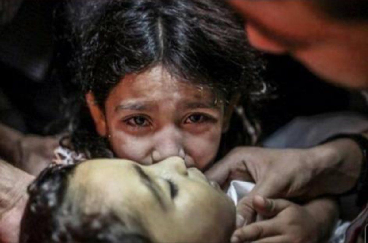 Sabır denen halat koptu
Bomba yağdı salat koptu
Uyuyun Ey Müslümanlar ! 
Zalim azdı hayat koptu. 

 #AksadaBaskınVar #Kudusİslamındır