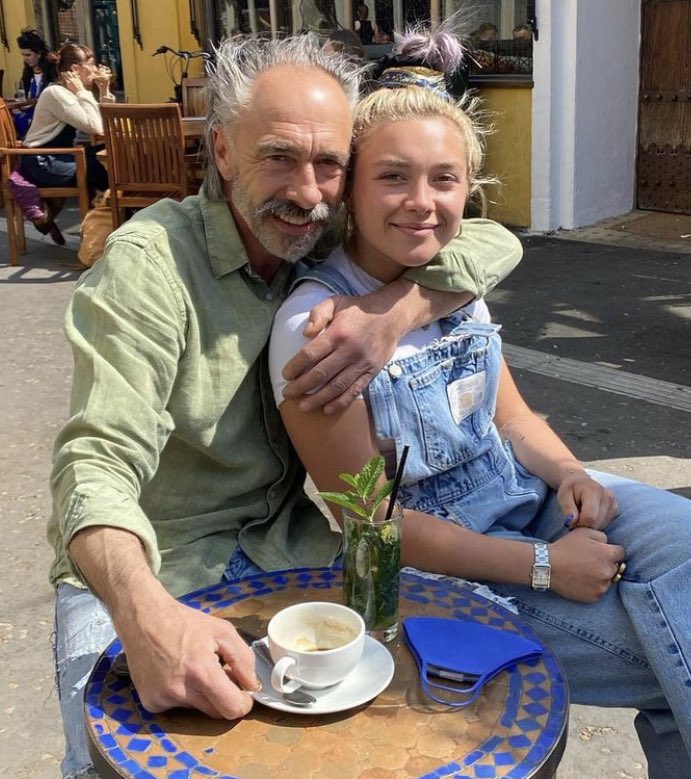 Florence Pugh Dad Zach Braff amarelogiallo