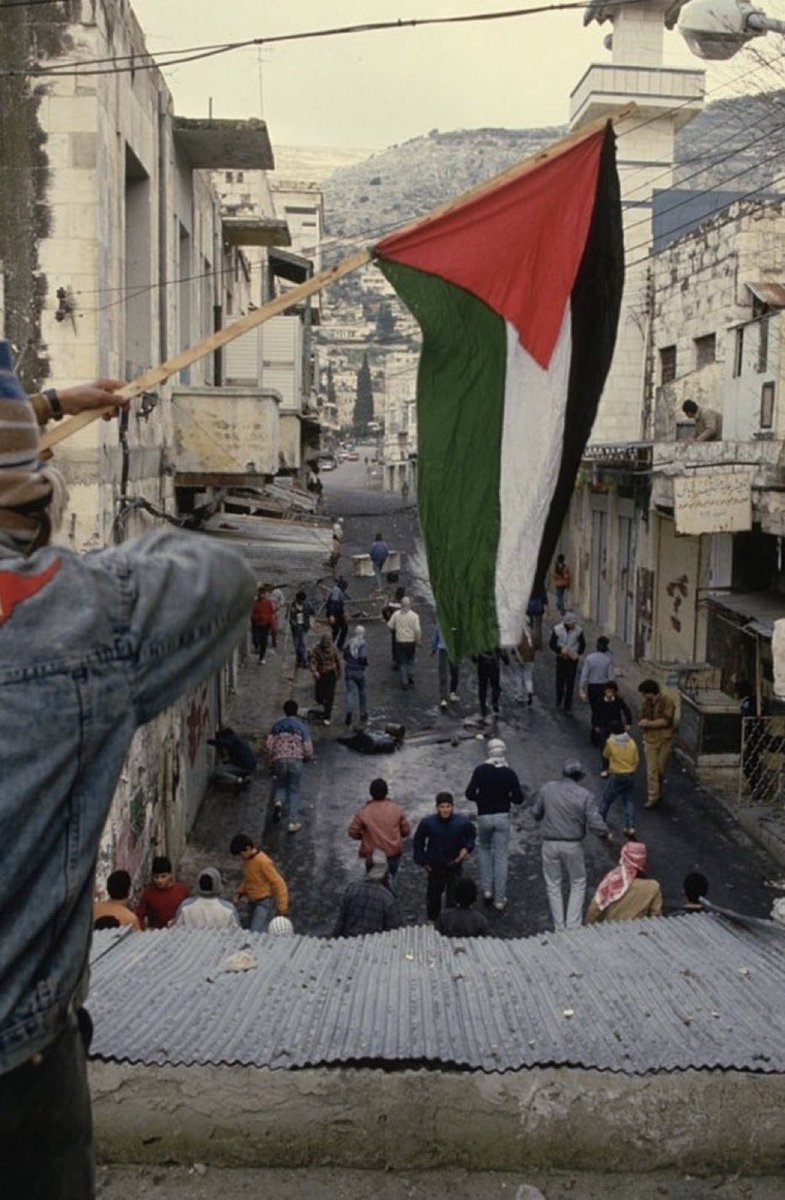 RahmaXi's tweet photo. #الأقصى_ينتفض 
#القدس_ينتفض 
#حي_الشيخ_الجراح 
#انقذوا_حي_الشيخ_جراح 
#Savepalistine 
#savePalestine 
#Save_Sheikh_Jarrah https://t.co/H94xAs0I3V