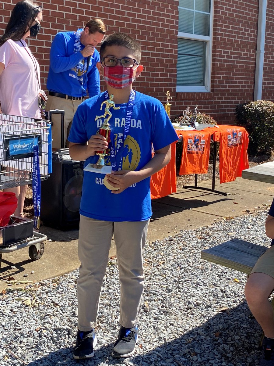 Each year, Dalraida Elementary coaches challenge teachers and students to reach 100 miles of walking or running. Congratulations to the top girl and boy runners for the year, Esme Mote Atachagua and Jabin Vasquez!