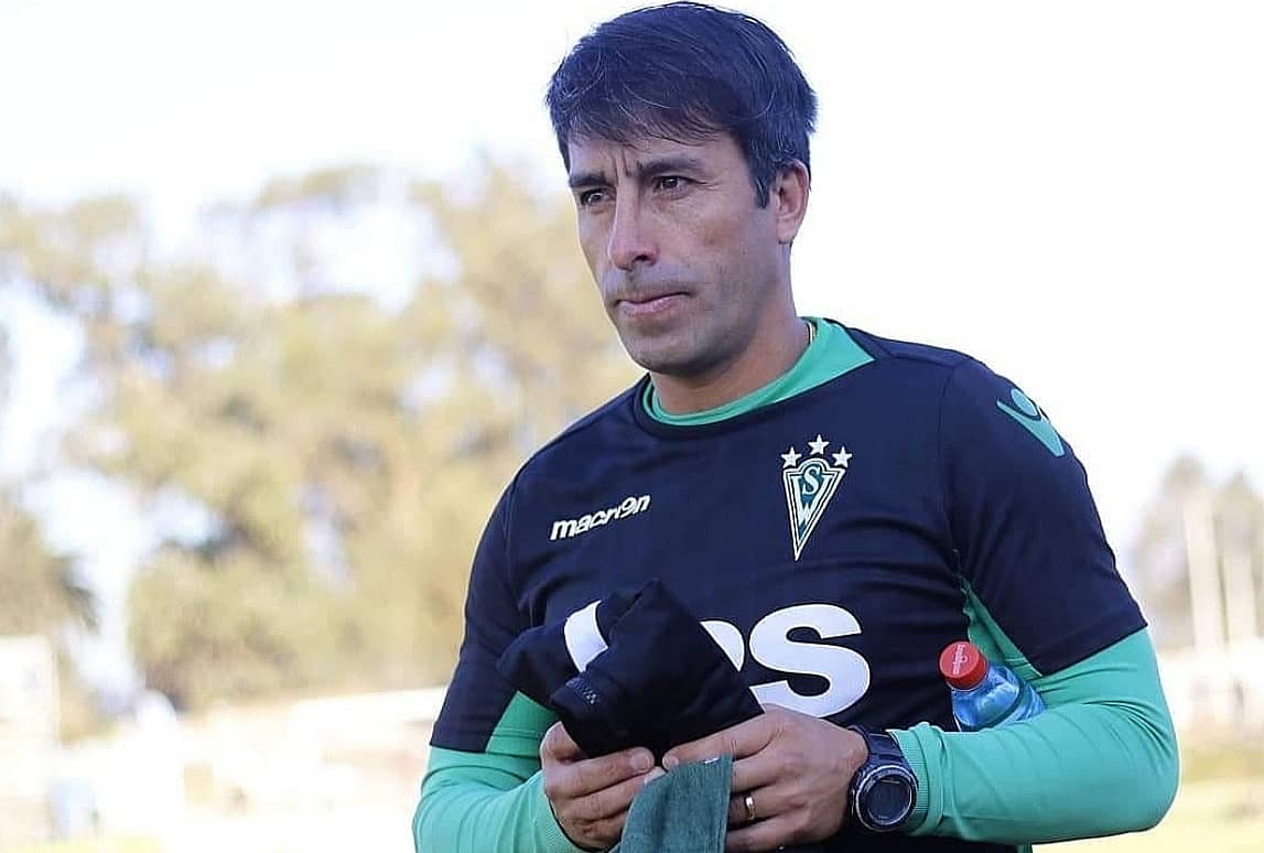 ZonaVerdeSW's tweet photo. ¡DIJO QUE NO!

Moisés Villarroel habría sido solicitado para tomar el primer equipo de forma difinitiva y el ídolo caturro decidió no asumir en esta ocasión. 

Al club habría llegado la propuesta formal de Fernando Vergara, Luis Musrri y Francisco Bozán, entre otros

#VamosSW 🇳🇬 https://t.co/vXiHLiicTA