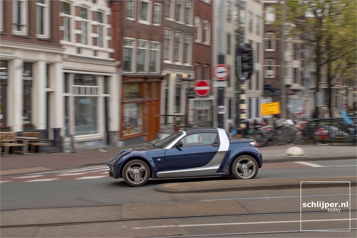 schlijper's tweet photo. Blijft leuk: de smart roadster
03.05.2021 18:25 #Amsterdam #smartroadster #smart452 https://t.co/XEzrK9y02i