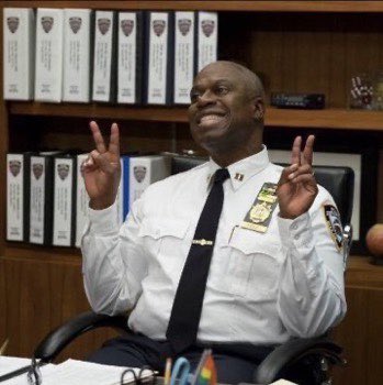 bowlingsocks1's tweet image. john mulaney doing shows again.                                      john mulaney getting divorced