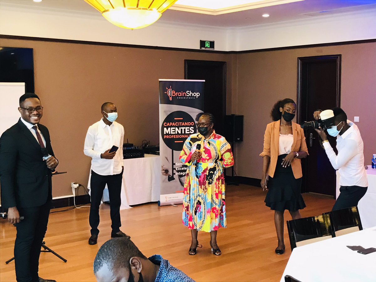 Día 1: sesión 2: LIDERAZGO: “¿el líder se NACE o se HACE? Genéticamente todos tenemos un líder dentro; requiere coraje despertar al líder que Hay dentro de ti” #seminarioprofesionalmmh2021 #brainshopmmhmalabo