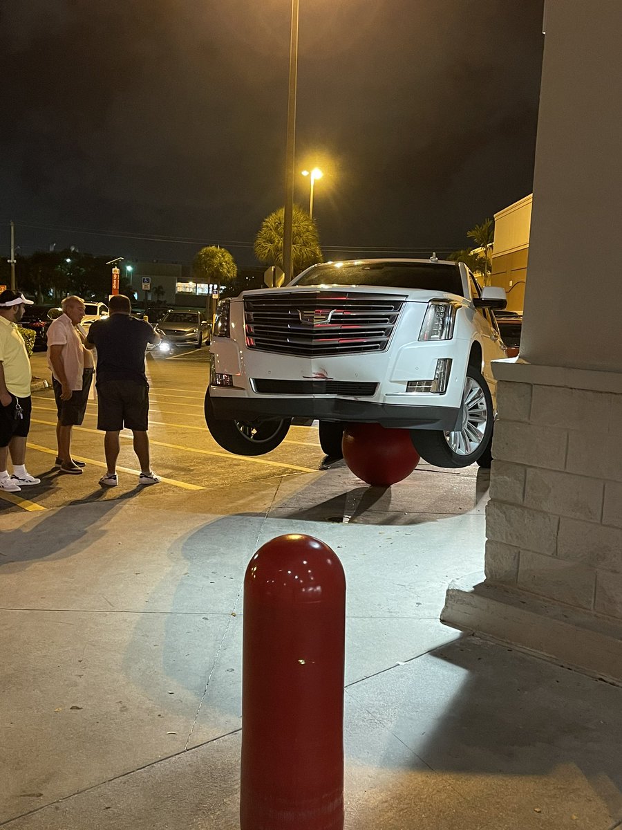 DaAngryBarista's tweet photo. Walked into this scene last night and can only assume the Target Starbucks closed an hour earlier than the rest of the store and a pissed customer tried to take it out on the red balls.... https://t.co/oCvkWczsOK