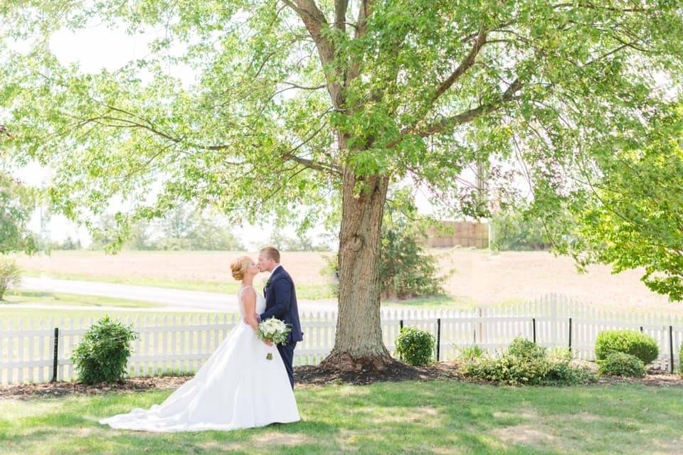 InnAtHerrRidge's tweet photo. With space for over 200 guests in both our indoor and outdoor venue, why wouldn't you want to book your wedding here? Learn more and book a tour at our website!

https://t.co/W400Y2bLIz 

#BarnWeddings #GettysburgWeddings https://t.co/XCKKfkmbBS