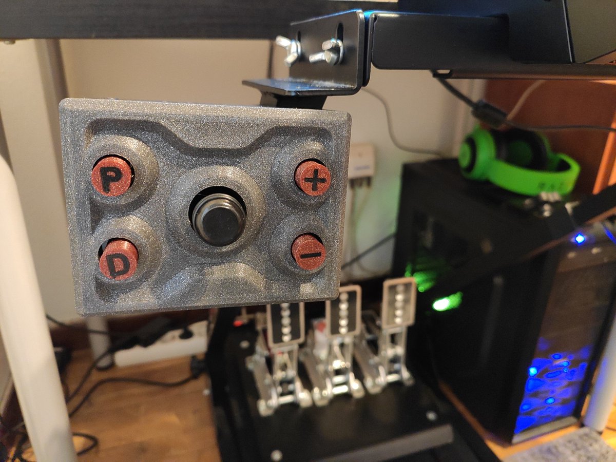 Gracias <a href="/IDAC_iRacing/">I.D.A.C.</a> por el regalazo!!!