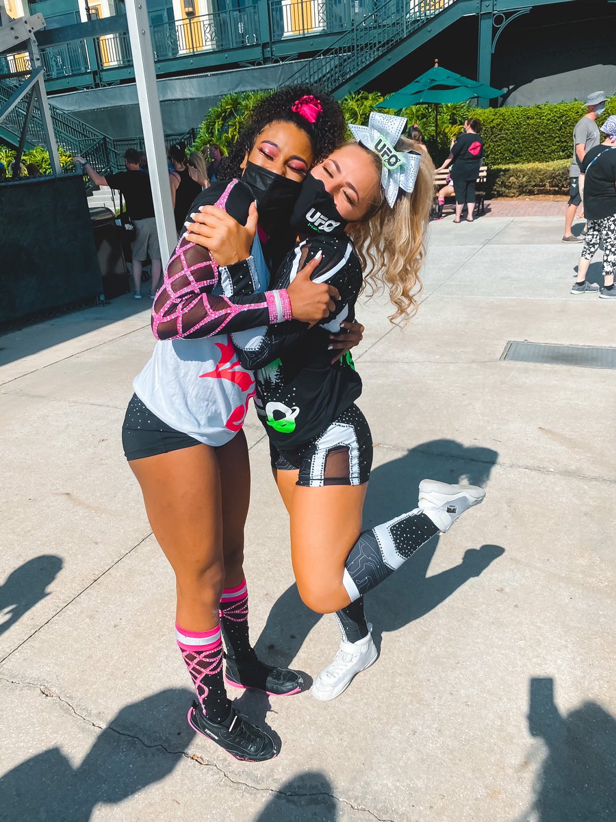 _Kaylax33's tweet photo. @lexgrasty please never forget how amazing you are. 💛🖤 https://t.co/tFcfbnj0rT